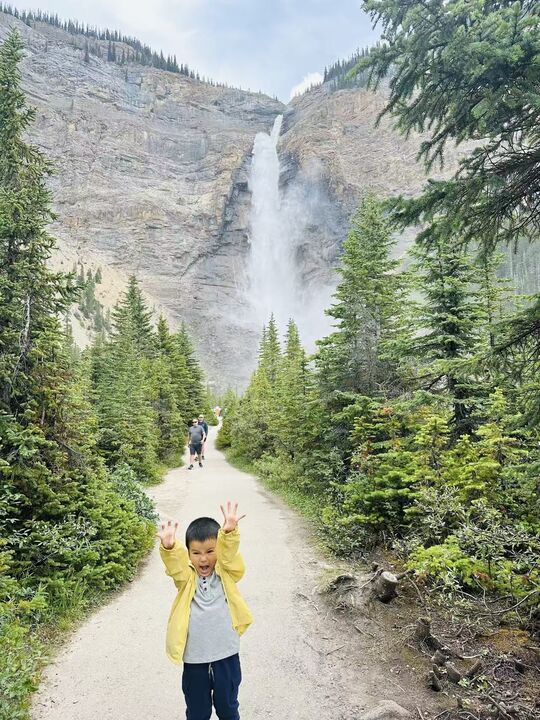 Takakkaw means “it is wonderful” in Cree. The falls are 373 metres tall — one of Canada’s biggest. Every drop used to be ice; glaciers high on the mountain above melt all summer long.